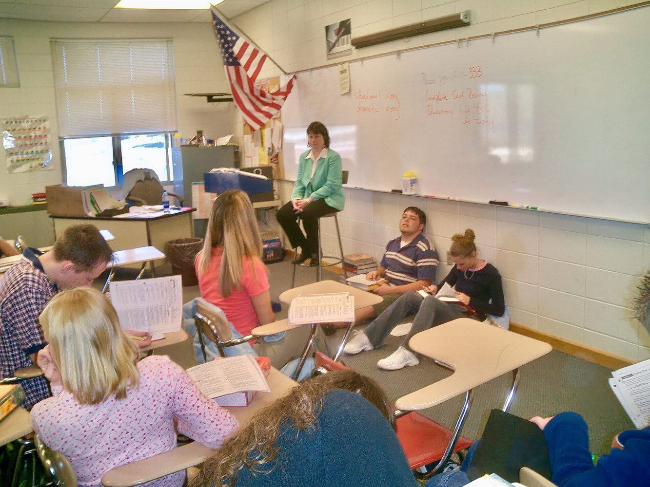 Students and teacher in a high school classroom in North Carolina 07.jpg